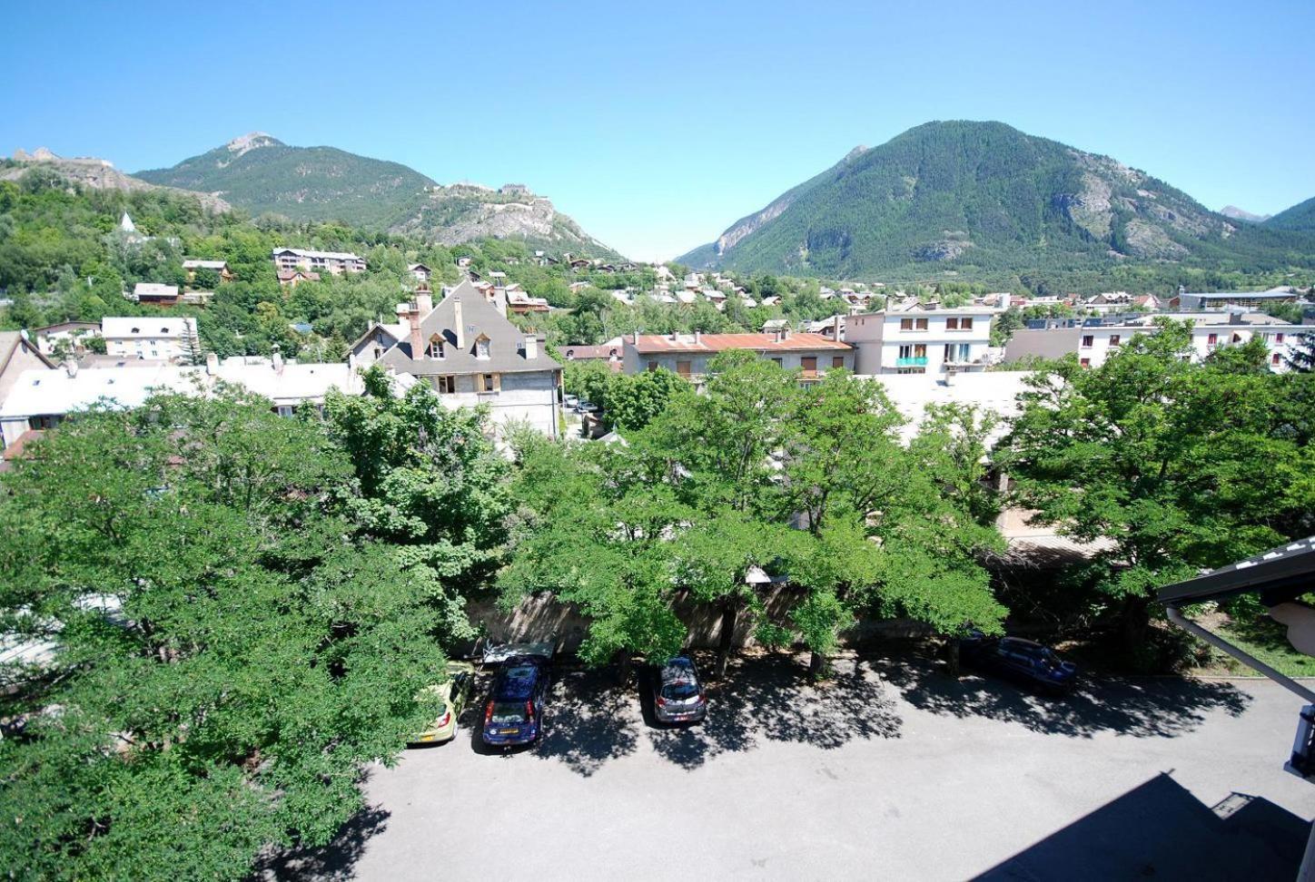 Hotel De Paris Briançon Екстериор снимка