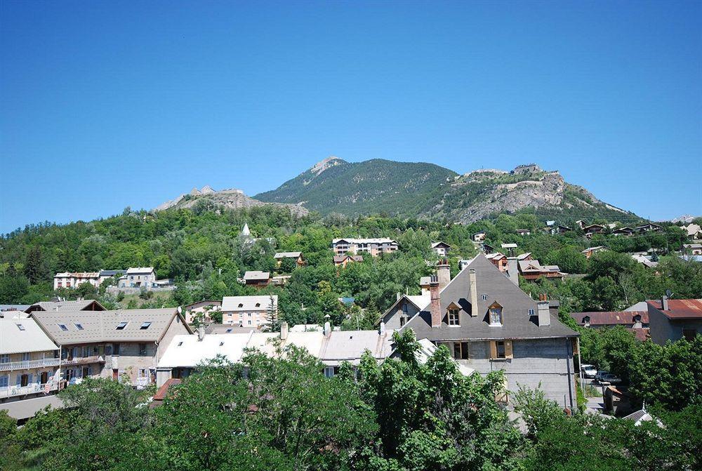Hotel De Paris Briançon Екстериор снимка