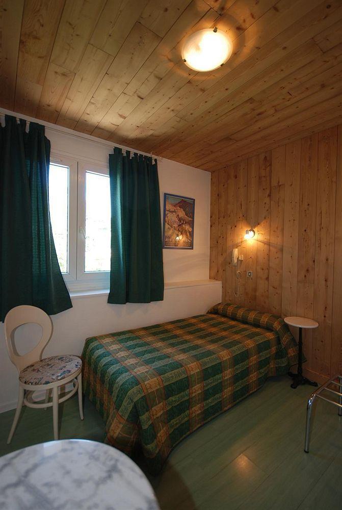 Hotel De Paris Briançon Екстериор снимка